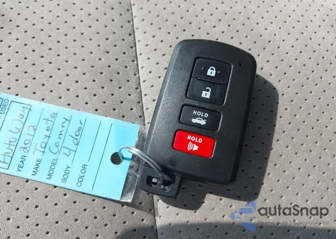 2012 Toyota Camry Hybrid z USA, uszkodzony, nr VIN 4T1BD1FK1CU033027